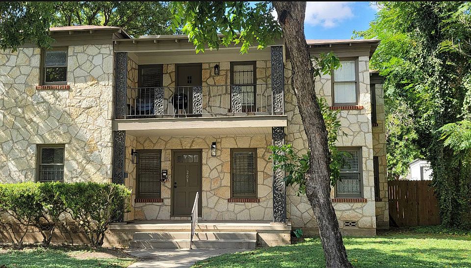 1st image of 203 E Rosewood Ave #3