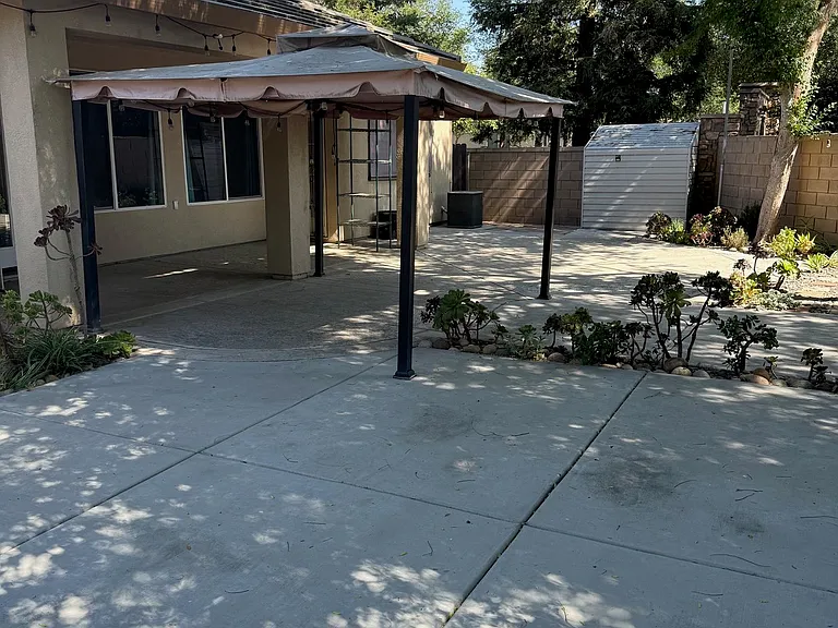 1832 N Vickie St — Photo 24