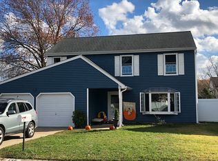 135 Robins Run E, Swedesboro, NJ 08085