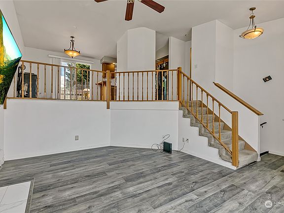 3rd image of 102 16th Avenue Ct