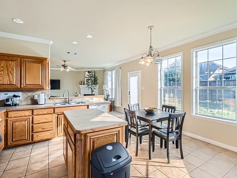 1880 Woodchase Dr — Photo 16