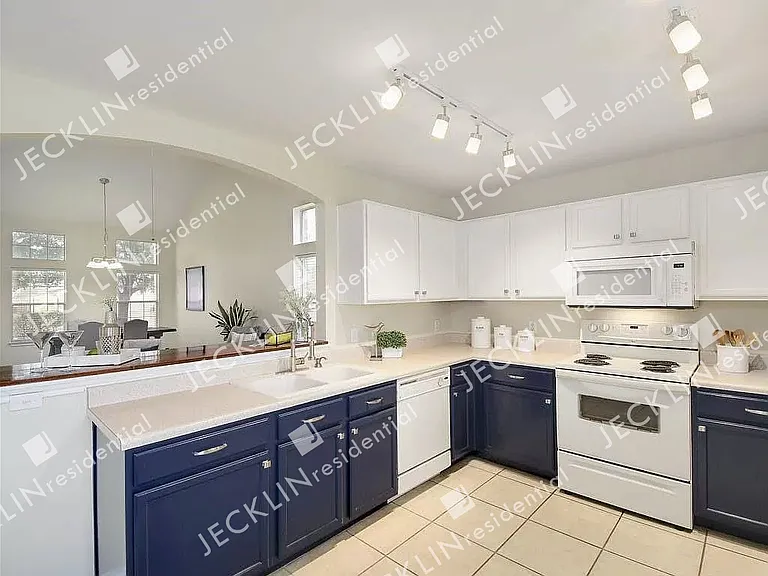 206 Mossy Rock Dr — Photo 9