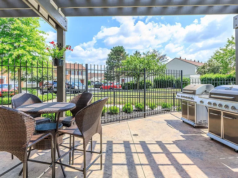Park Club Townhomes — Photo 8
