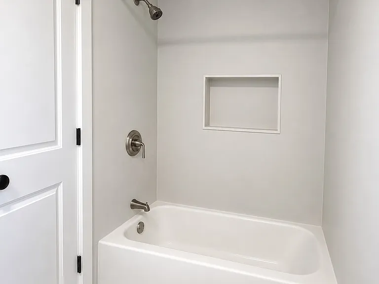 76 Revere Ave — Photo 9