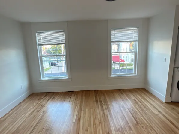37 South St APT 6, Foxboro, MA 02035