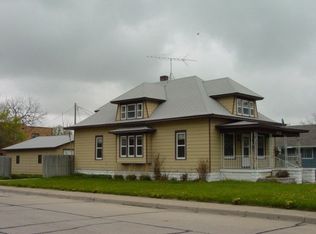 502 E 8th St, Cozad, NE 69130