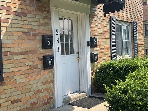 4th image of 533 Aberdeen Ave #C