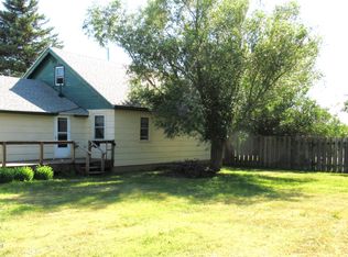 502 5th St, Reeder, ND 58649