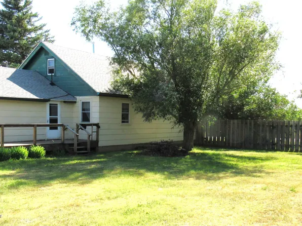 502 5th St, Reeder, ND 58649