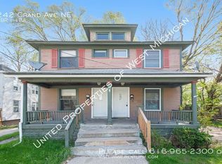 242 Grand Ave NE, Grand Rapids, MI 49503