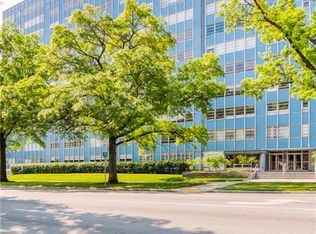 333 W Meyer Blvd APT 411, Kansas City, MO 64113