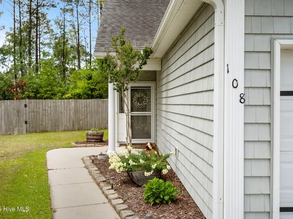 108 Mooney Court, Hampstead, NC 28443