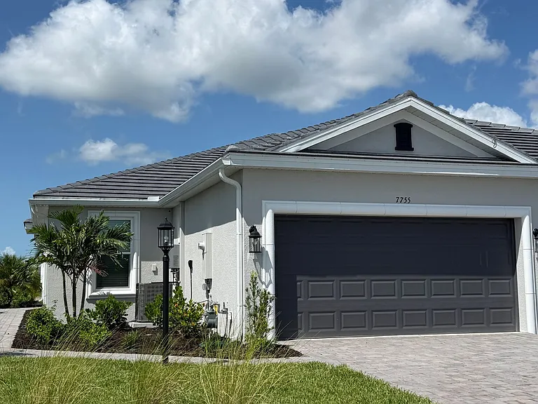 7755 Waning Moon Way — Photo 1