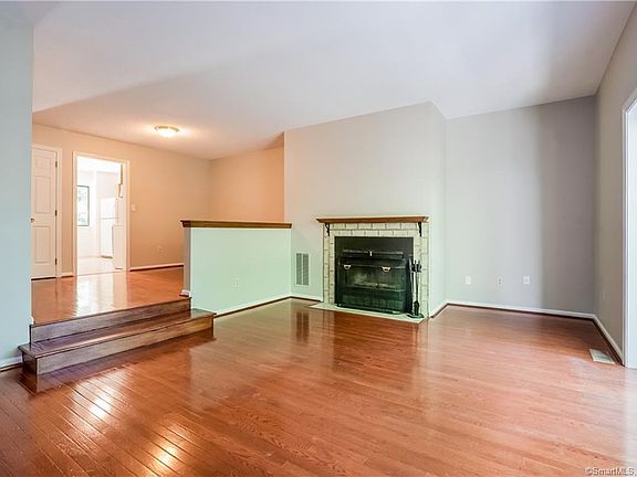 4th image of 306 Conestoga Way #306
