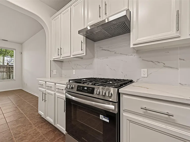 6118 Breezy Hollow Ln — Photo 20