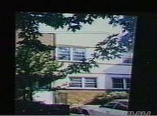 21119 48th Ave, Oakland Gardens, NY 11364