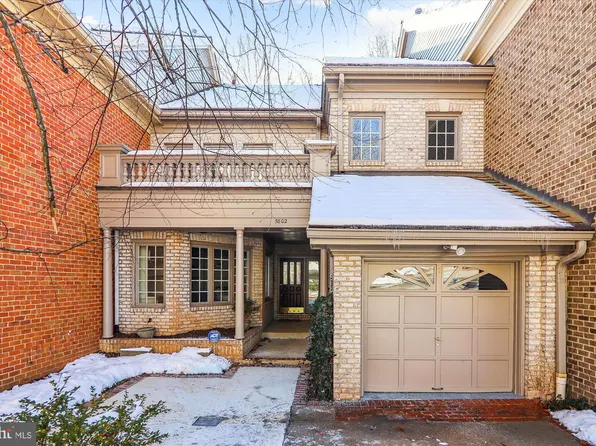 5802 Madaket Rd, Bethesda, MD 20816