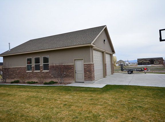 4th image of 3840 N McKibben Ln