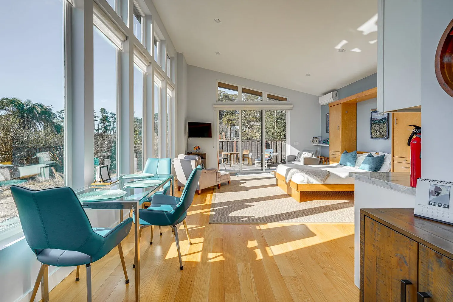 Studio, 1.0 bath, 441 sqft, $3,999 — Photo 3