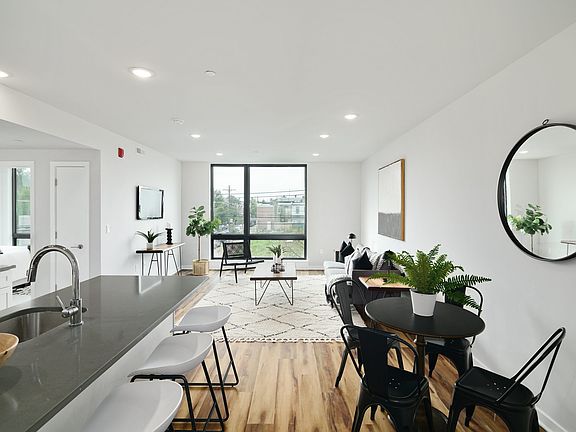 3rd image of 171 W Berks St #507