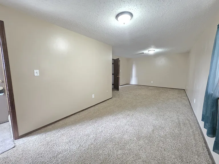 915 N Osage St — Photo 7