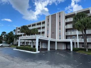 1075 Riverside Dr APT 406, Pompano Beach, FL 33071