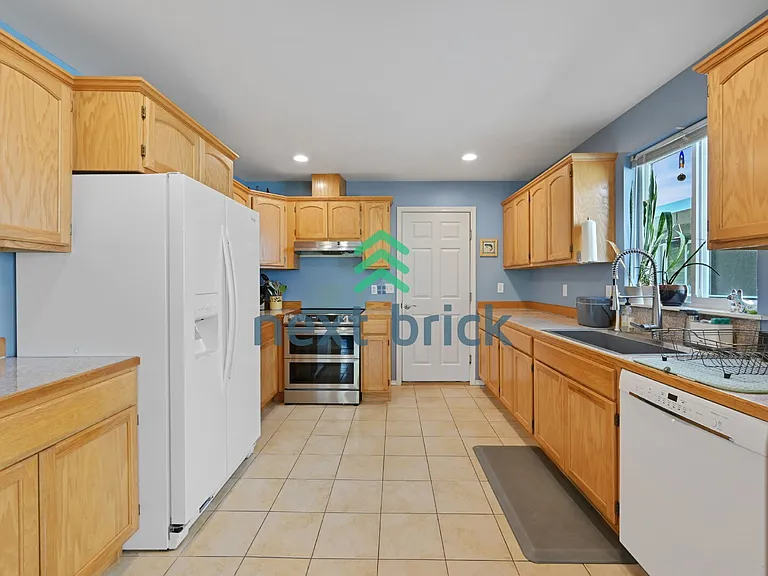 4084 Letitia Ave S — Photo 8