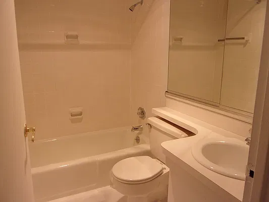 Rented by Carlyle Property Management | media 6