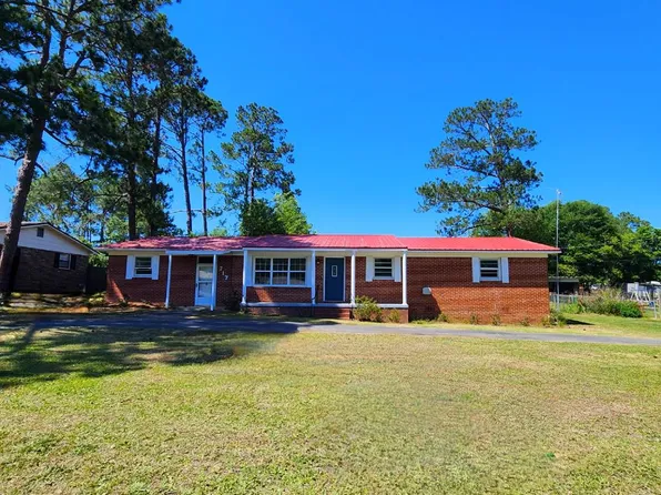 717 Cedar Dr, Ashburn, GA 31714
