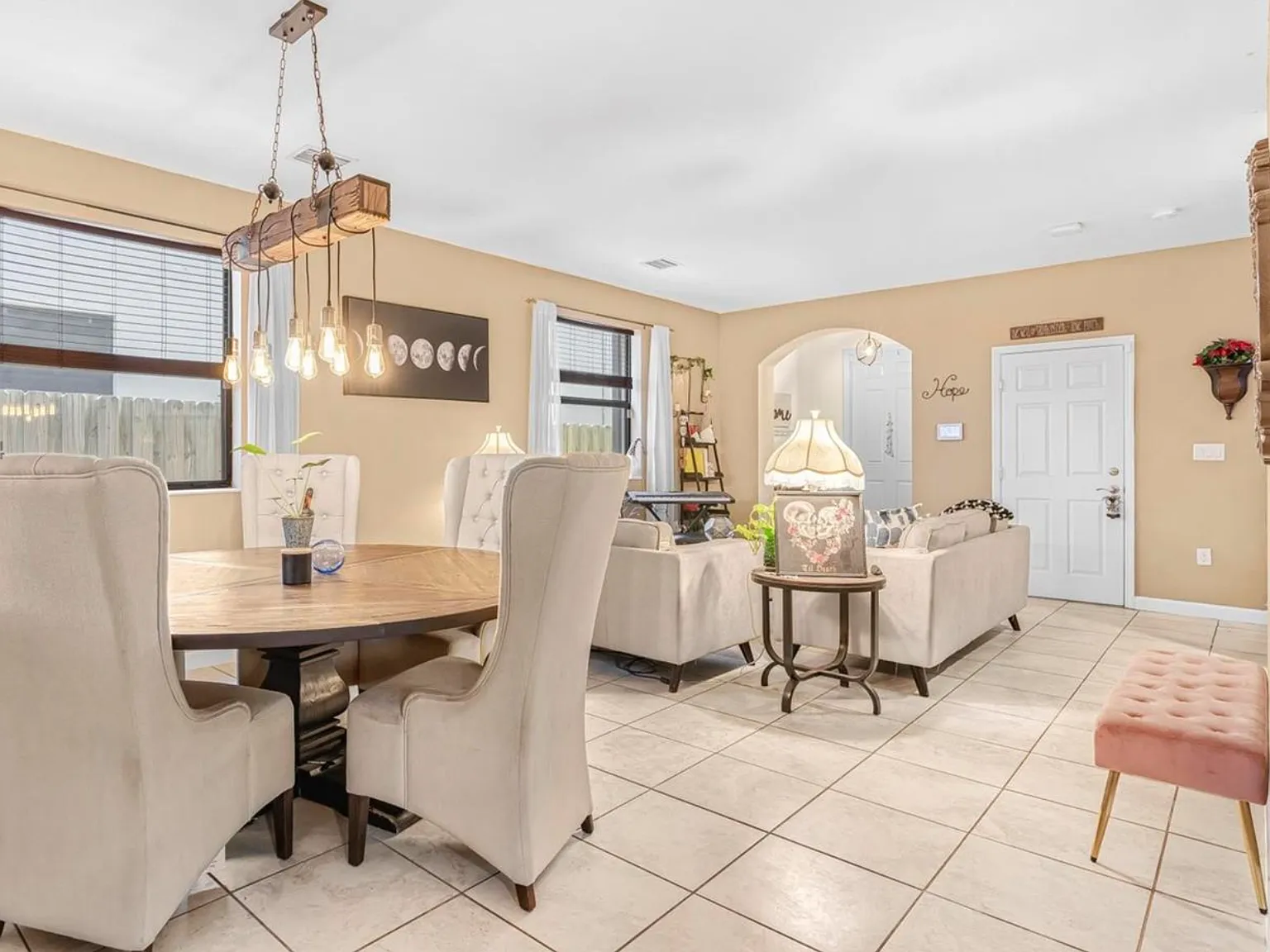 5 bed, 2504 sqft, $4,000 — Photo 3