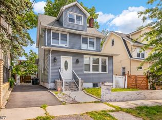 211 Grumman Ave, Newark, NJ 07112