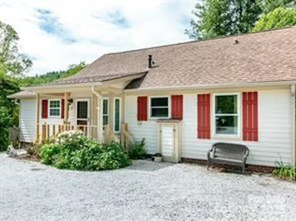 12 Laurel Trail Dr, Fairview, NC 28730