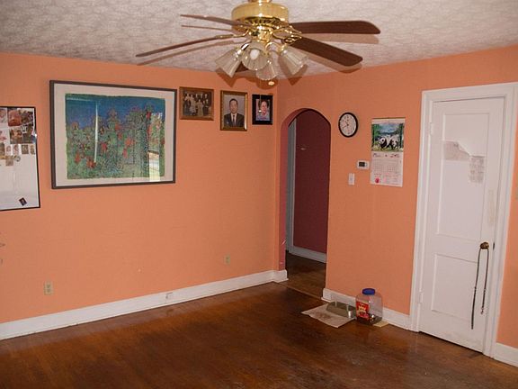 5th image of 216 Dogwood Ln
