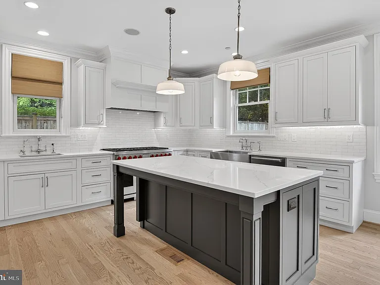 5718 Huntington Pkwy — Photo 35