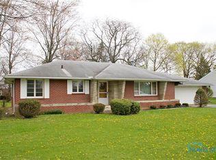 614 W Gypsy Lane Rd, Bowling Green, OH 43402