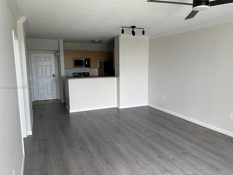 1919 Van Buren St #707A — Photo 5