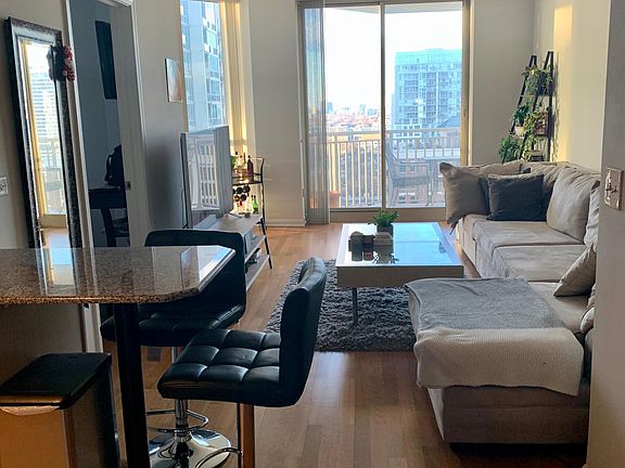 3rd image of 645 N Kingsbury St APT 1907