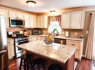 71 Overlook Cir, Hudson, NH 03051