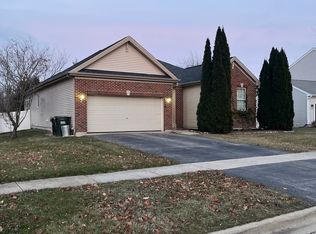216 Stearn Dr, Genoa, IL 60135