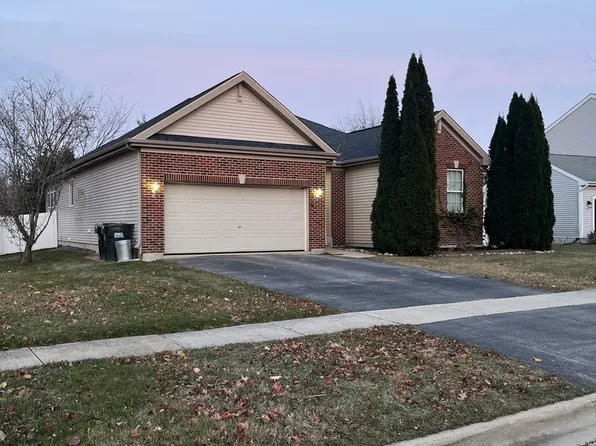 216 Stearn Dr, Genoa, IL 60135