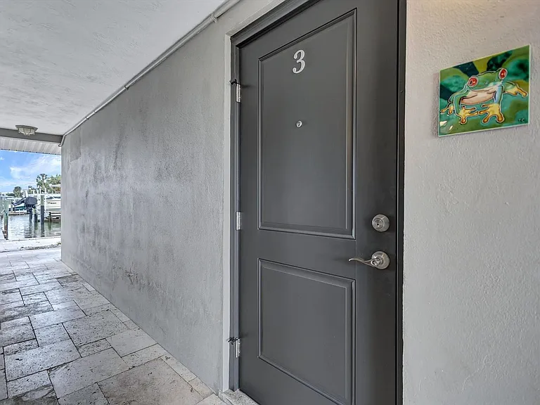 325 Capri Blvd — Photo 53