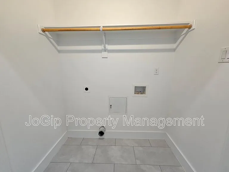 2620 Valley View Ln #102 — Photo 31