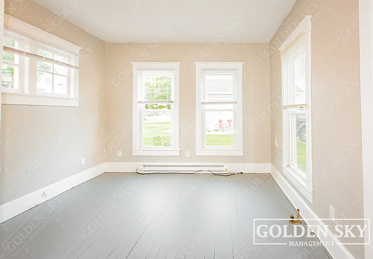 312 S Gharkey St — Photo 4