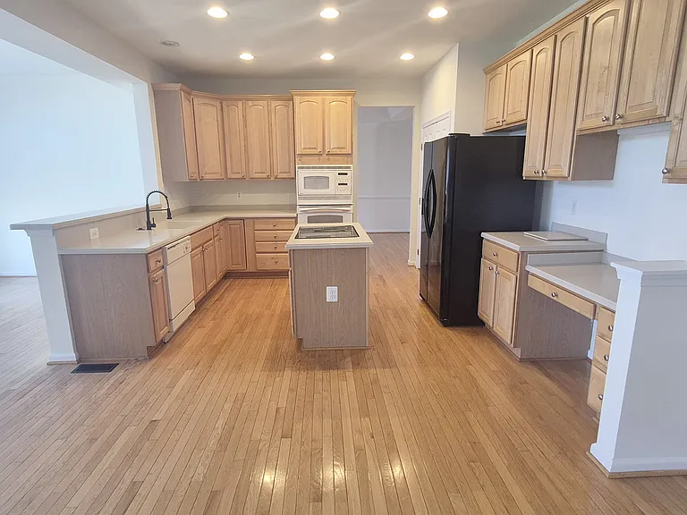 5207 Linden Dr — Photo 5