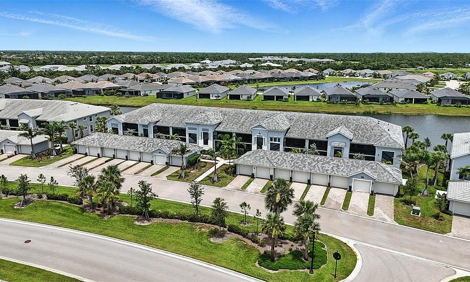 1st image of 14194 HERITAGE LANDING BOULEVARD #621
