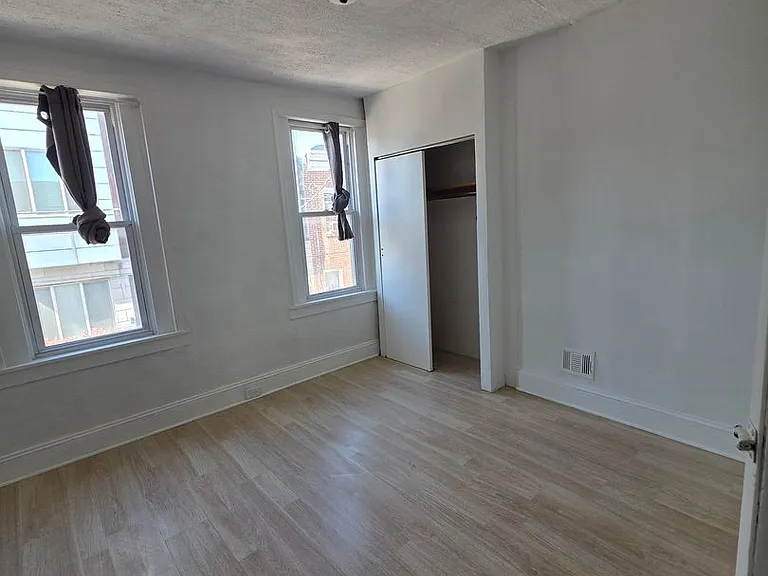 2228 Cross St — Photo 3