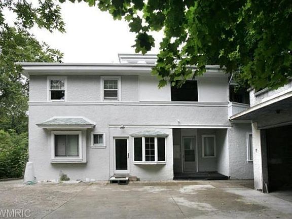 5th image of 1427 Henderson Dr