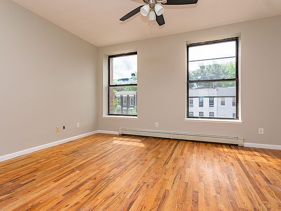 4th image of 537A Quincy St #3