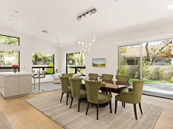 7043 E Fox Sparrow Pl, Tucson, AZ 85750