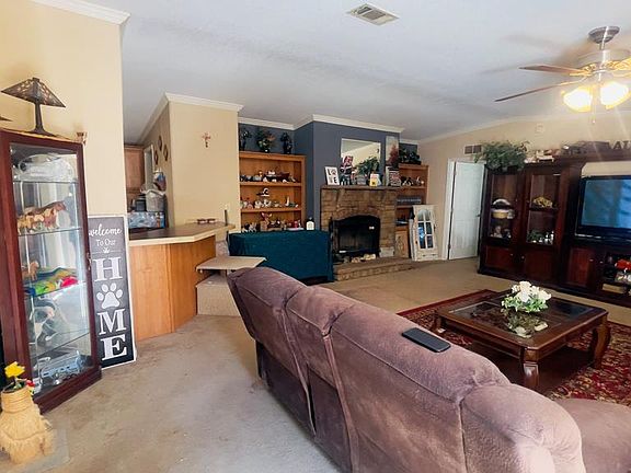 4th image of 605 Standridge St
